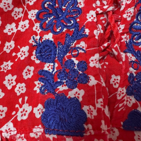 Solitaire Top Womens | Sz Large | Red and White Floral |Embroidered | L Sleeve - Picture 4 of 9